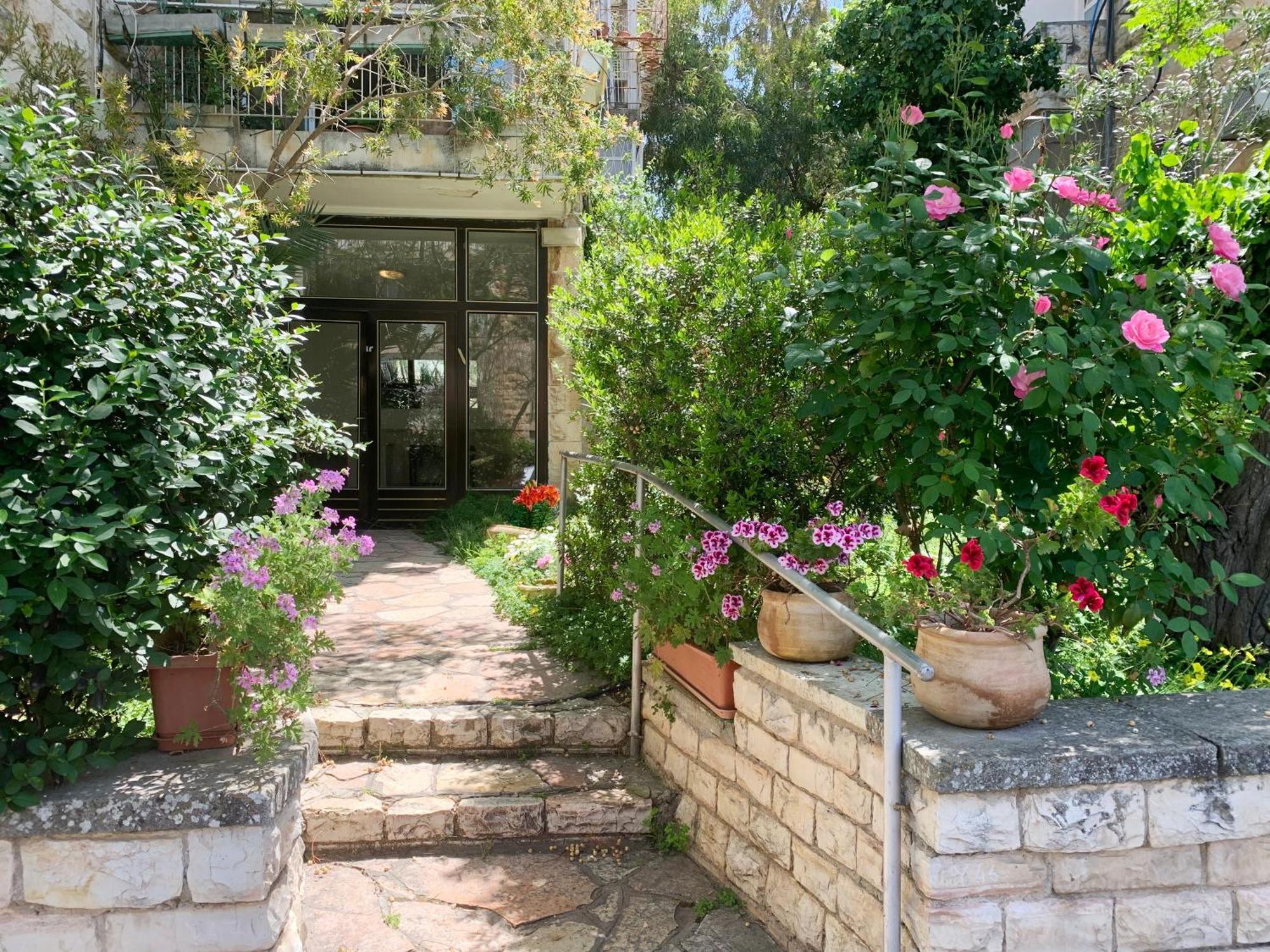 Annie'S Boutique Apartment In Jerusalem Exterior photo